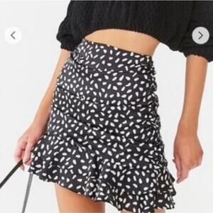 Leche Black & White Polka Dot Pattern Ruched Ruffle Trim Skirt L